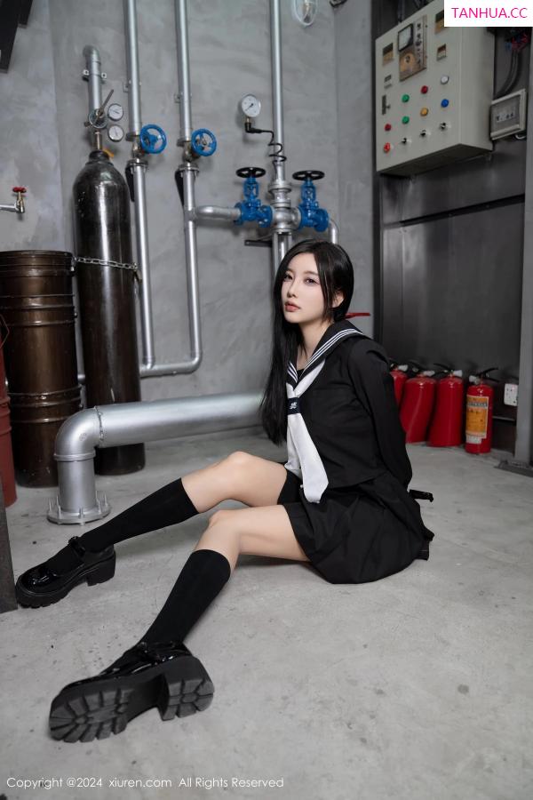 杨晨晨 sugar小甜心CC [XiuRen]高清写真图 2024.02.06 No.8080 杨晨晨Yome 美腿性感第16张图片